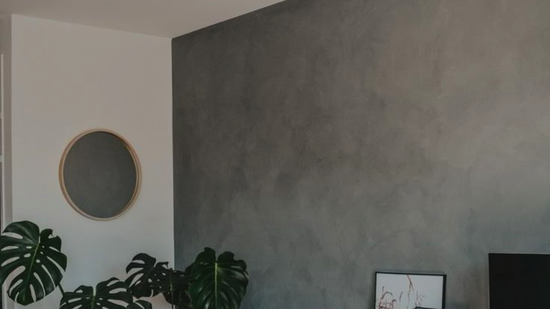 Aplicación de pintura en vivienda