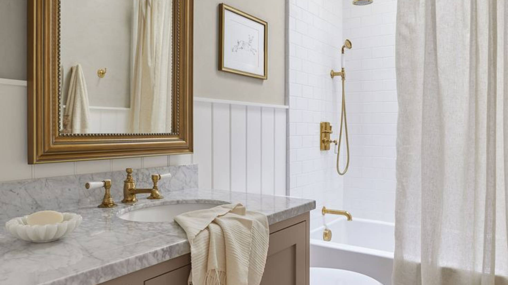 Azulejos decorativos en reforma de baño contemporáneo